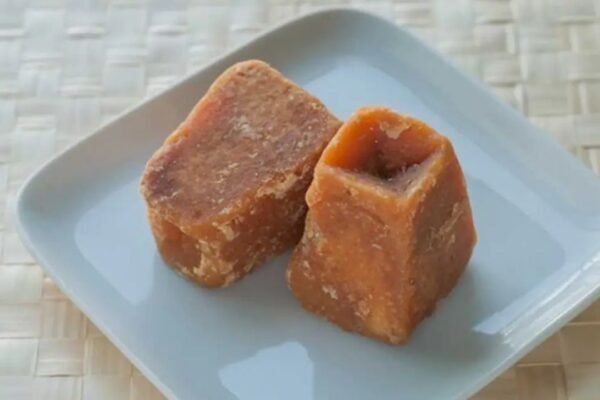 wellhealthorganic.comjaggery-with-incredible-health-benefits